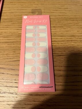 Studio Oh! Pink & White Floral Press-On Nail Wrap Kit. No alcohol Pad Included.